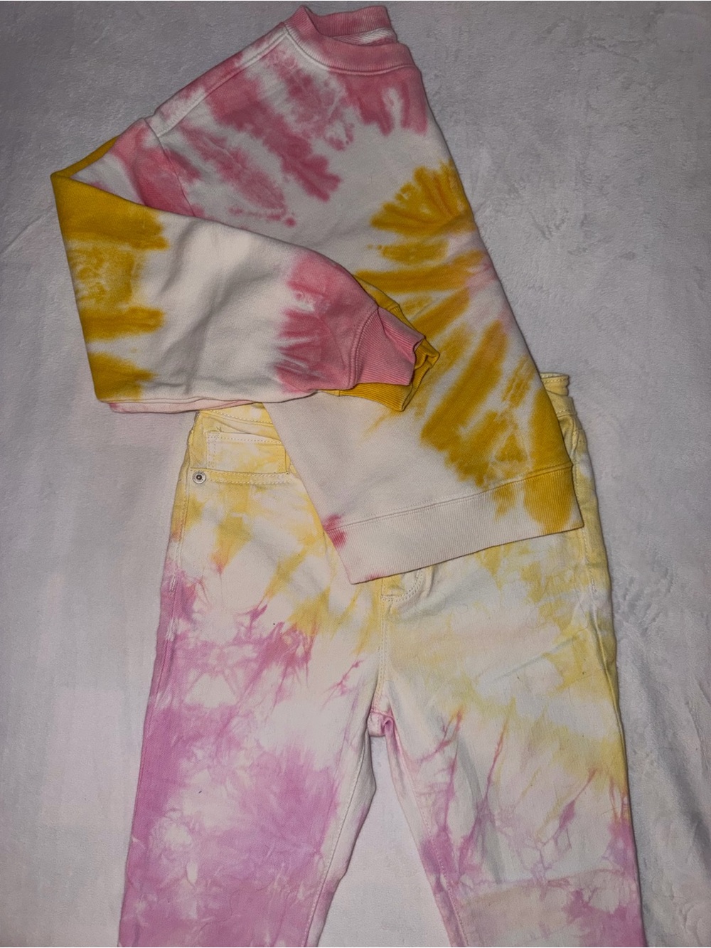 GAP Girls Tie-Dye Pink & Yellow Sweatshirt with denim jeans.
